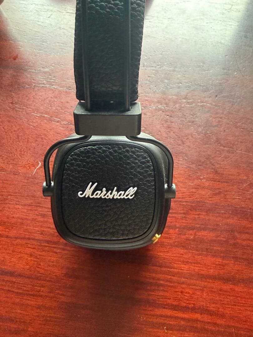 マーシャルヘッドフォン