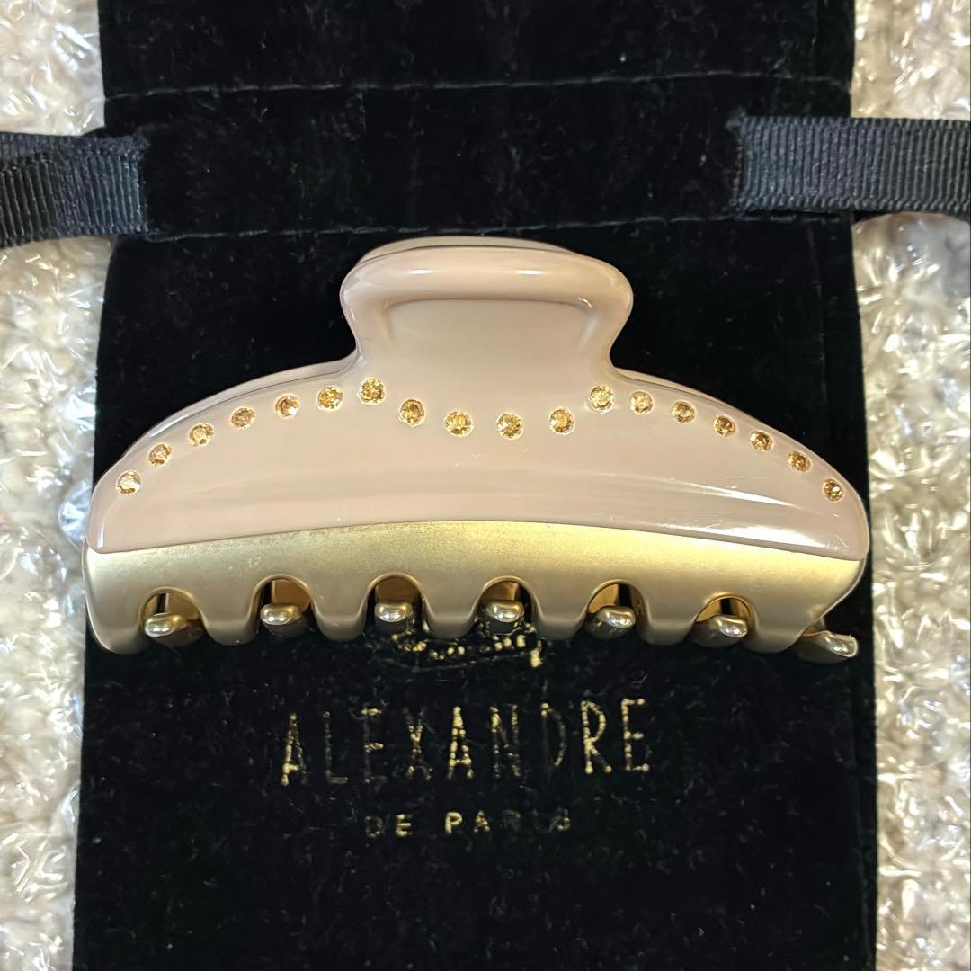 アレクサンドルドゥパリ　ヴァンドームクリップ　M ベージュ　ストーン付き