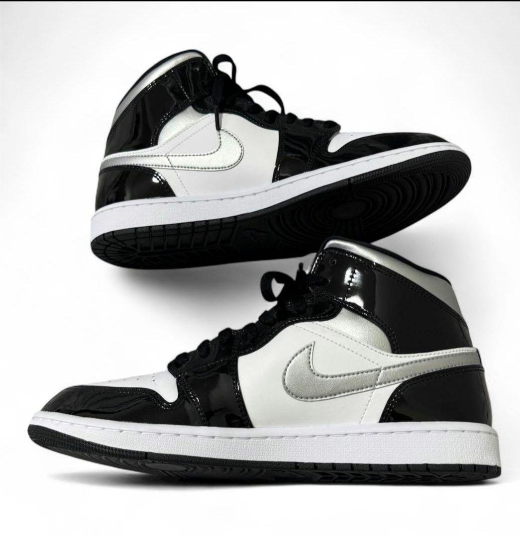 NIKE Air Jordan 1 ブラック/ホワイト ハイカット