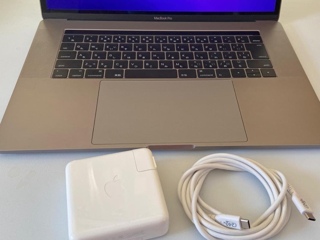 MacBook本体 MacBook Pro 15\" Intel i7 / 16GB / 512GB