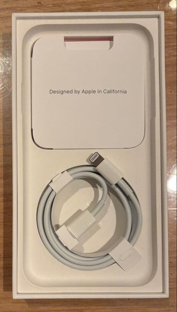 iPhone 11 レッド 64GB 箱と未使用コード有バッテリー68%