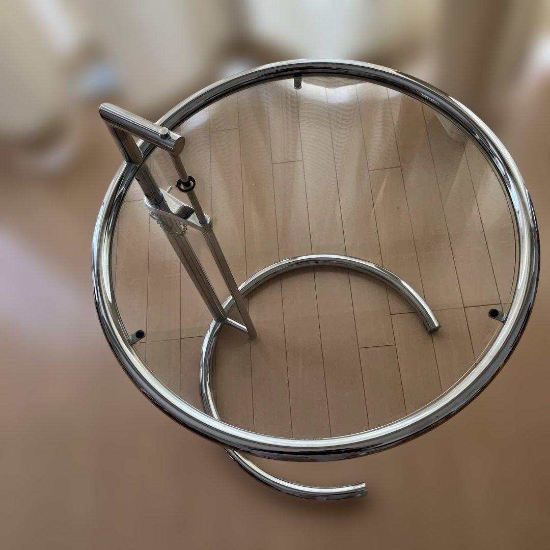 スタイリッシュなサイドテーブル ガラス・金属製