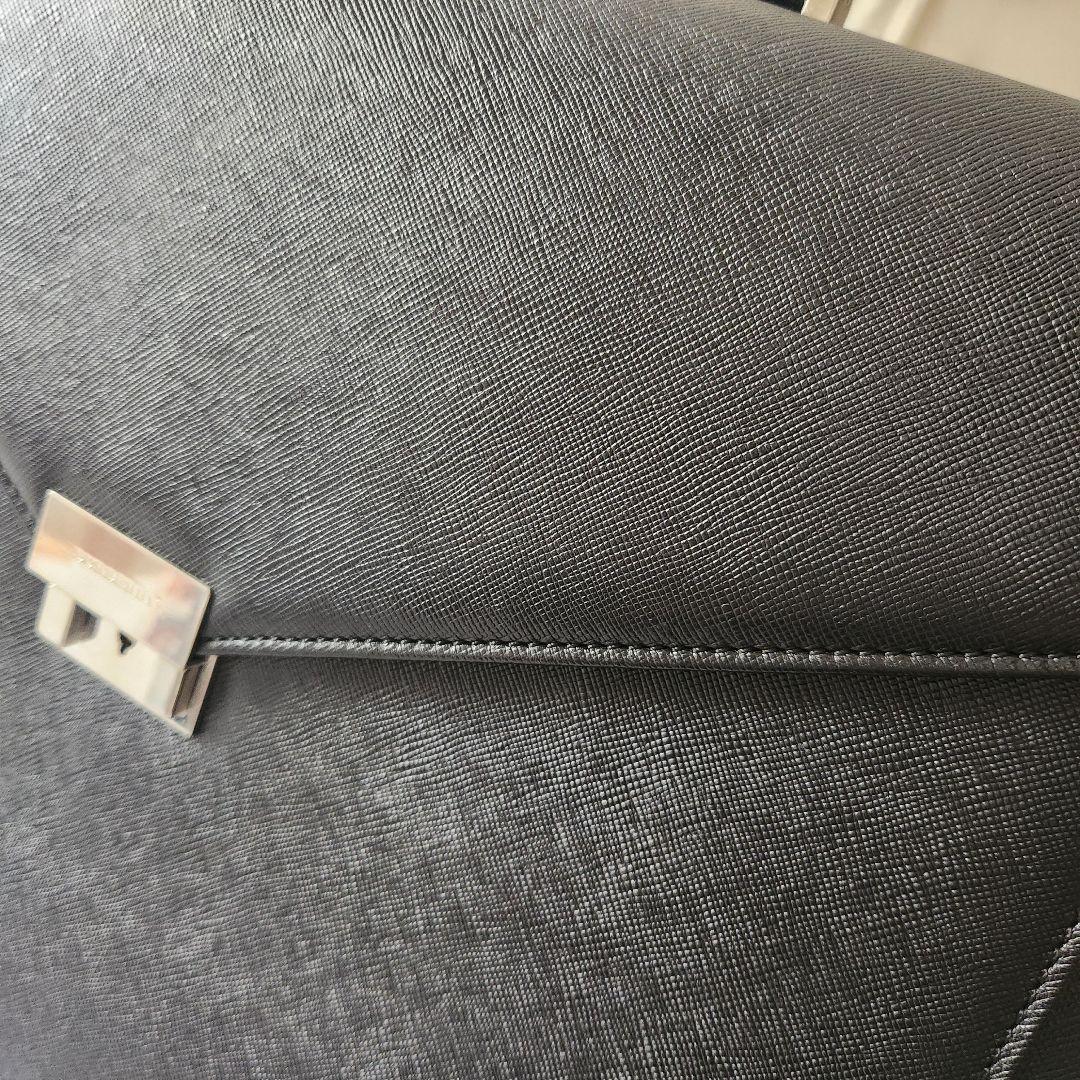 Burberry 高級ビジネスバッグ　ダレスバック　鍵付き　サフィアーノレザー