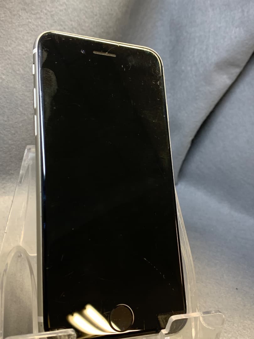 中古品　国内版　SIMフリー　iPhoneSE 第2世代　 64GB ホワイト色