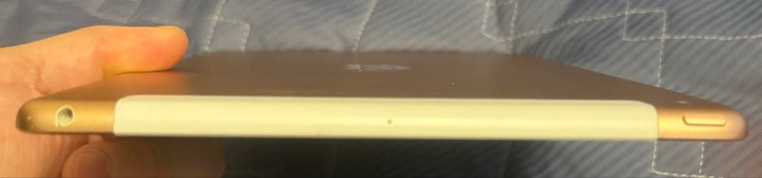 ipad 第7世代　32GB 箱・ケーブル・アダプタ付