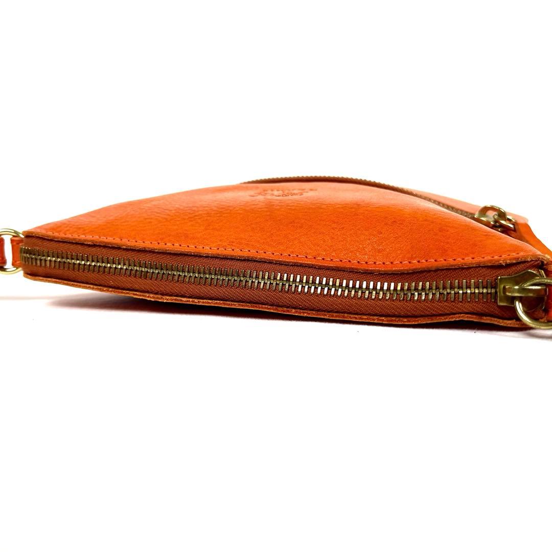 イルビゾンテ　サコッシュ　オールレザー　ショルダーバッグ　ロゴ型押し　極美品