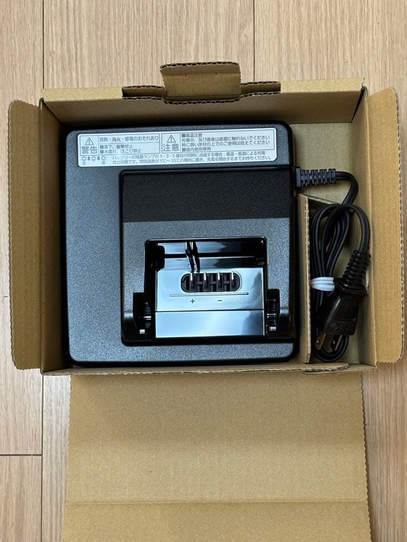 Panasonic電動自転車　バッテリー充電器NKJ075Z