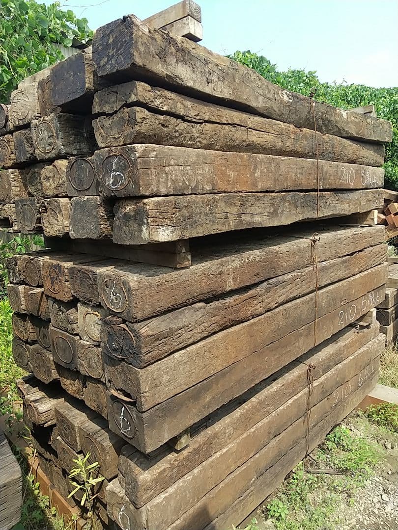半額セール！！枕木30本 国東市まで送料込み 6級品 長さ約210cm