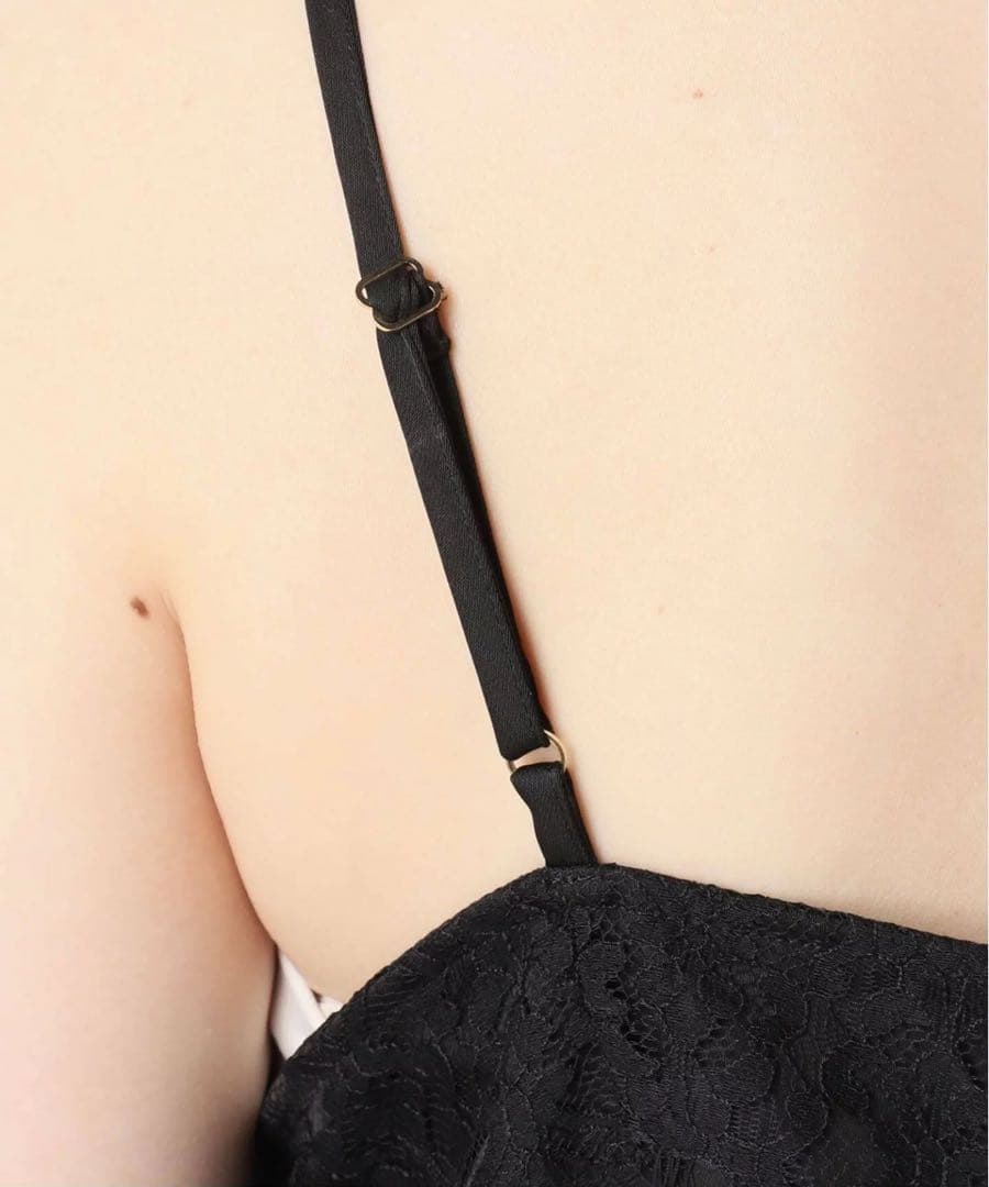 新作！NOBLE リバーレーストリミングサテンキャミソール