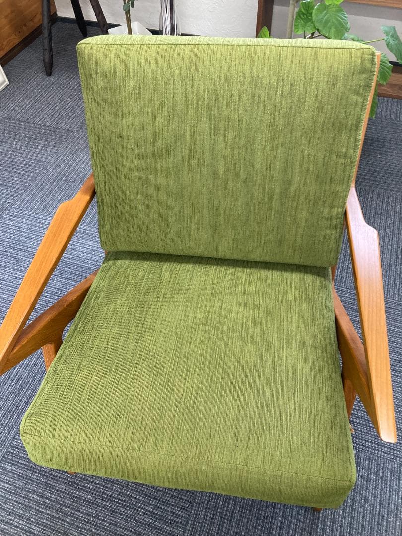 CHLOROS Triangle Arm 1-Seater Sofa クロロス