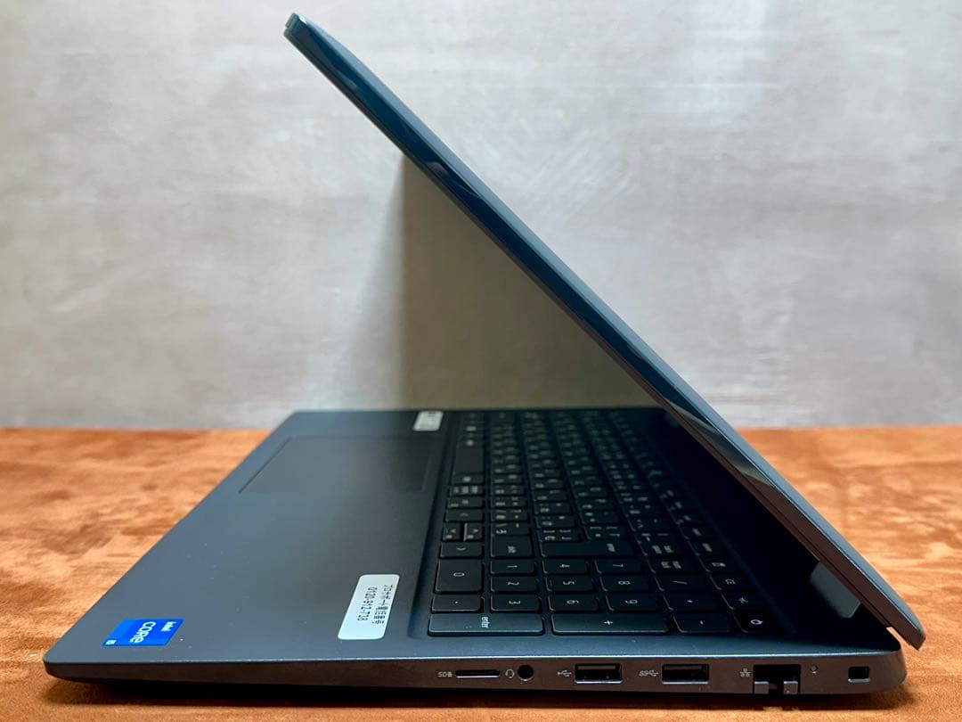 Windowsノート本体 DELL Latitude 3520 i5-1145G7 16 256 15.6