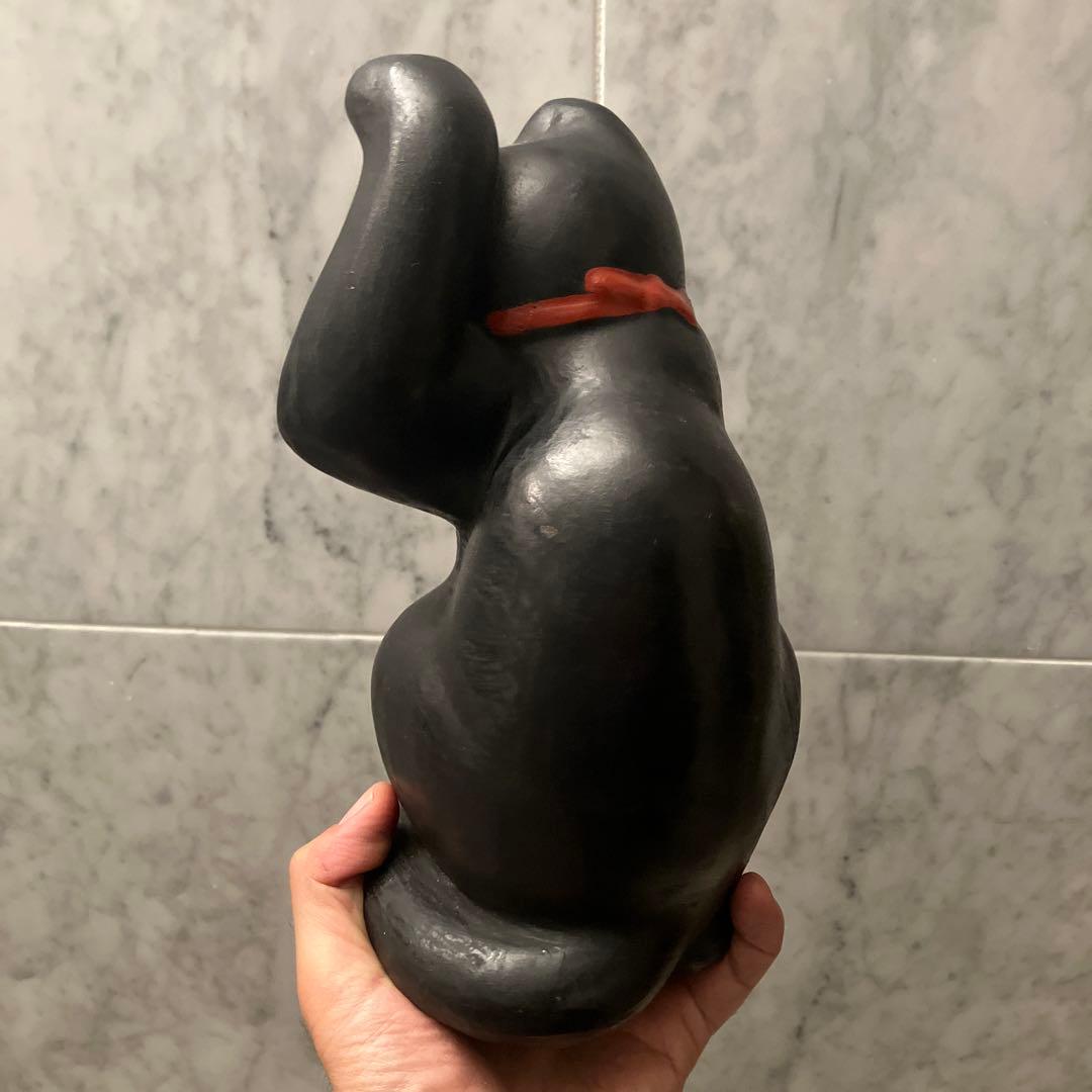 ビンテージ　ウインクをするユニークでキュートな招き猫ちゃん