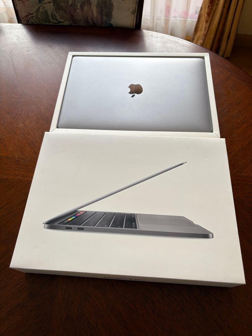 MacBook Pro 2020年製シルバー 本体 元箱付き