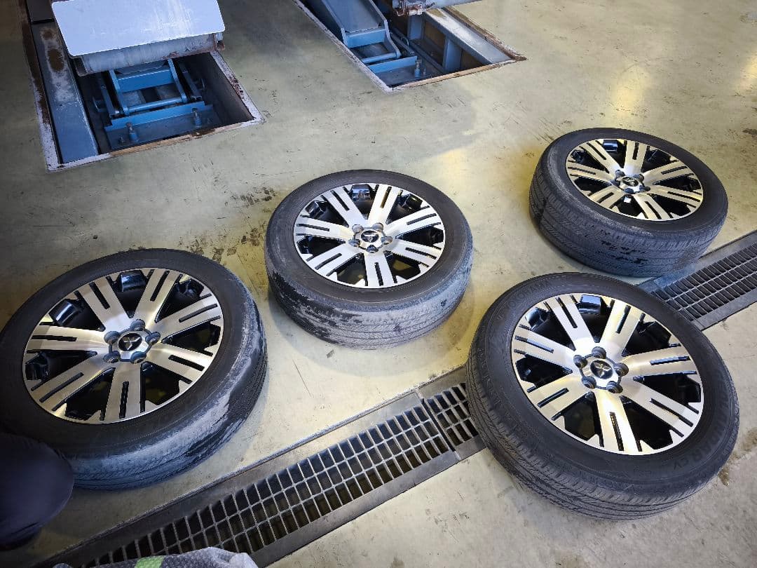 【送料込】タイヤホイールセット4本 225/55R18 98V デリカD5