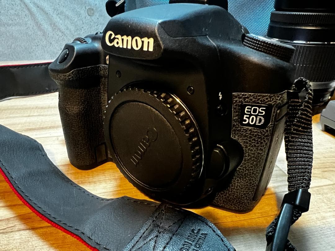 コ*ト様 canon デジタル一眼 EOS 50D 本体・望遠レンズ・バッテリー