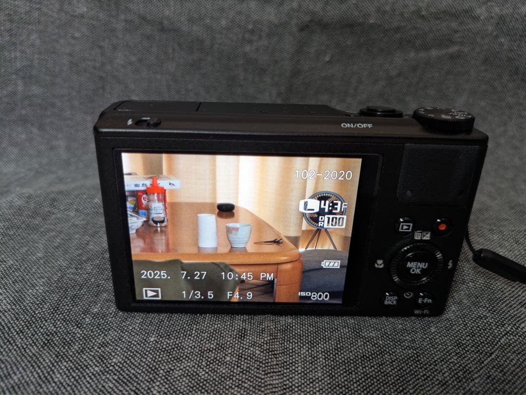 FUJIFILM　富士フィルム XQ1