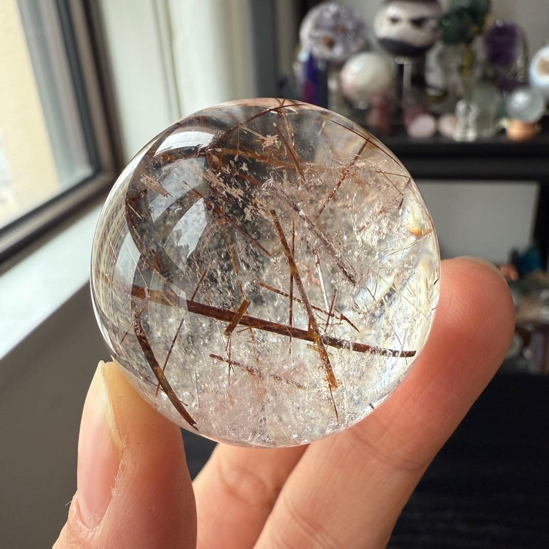 天然石ルチルクォーツのスフィア　丸玉　置物NO.010606