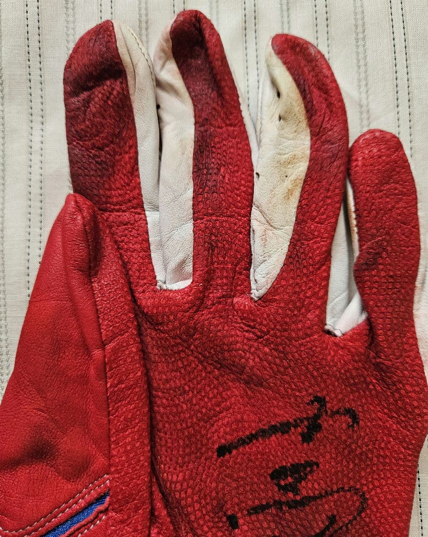 中日ドラゴンズ　吉見一起　練習着　バッティンググローブ　サイン入り