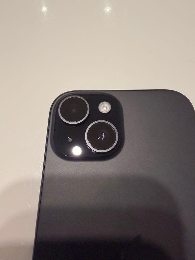 Apple iPhone 15 ブラック128gb 本体　バッテリー86%