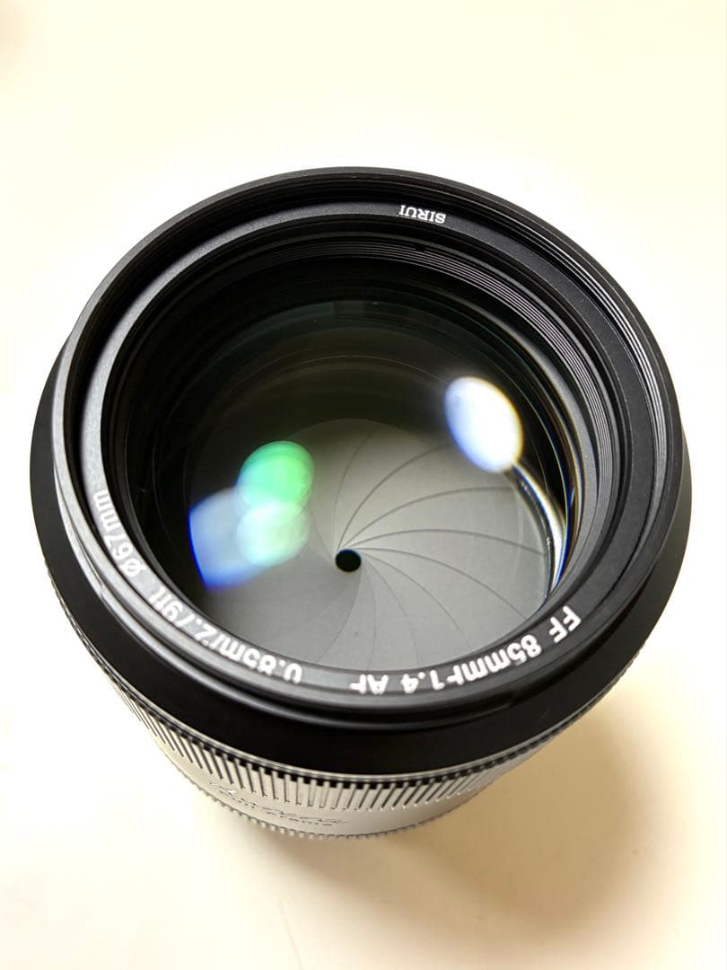 SIRUI Aurora 85mm F1.4 sonyE 純正フィルター2種付