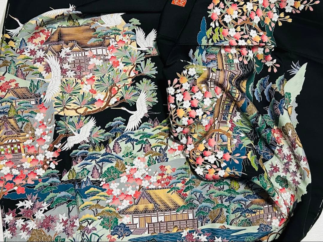 作家物　縁起の良い郡鶴に美しい四季の花々が美しく品格溢れる黒留袖完全フルセット