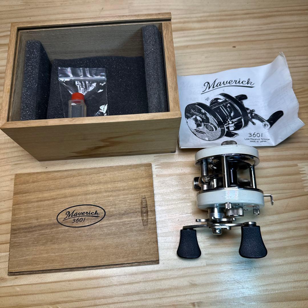 ロベルソンMaverick 3601 左巻きホワイト五十鈴