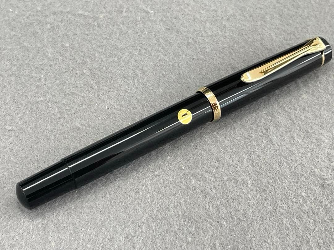 【未使用】 Pelikan ペリカン 万年筆 M200 ブラック　雛二羽