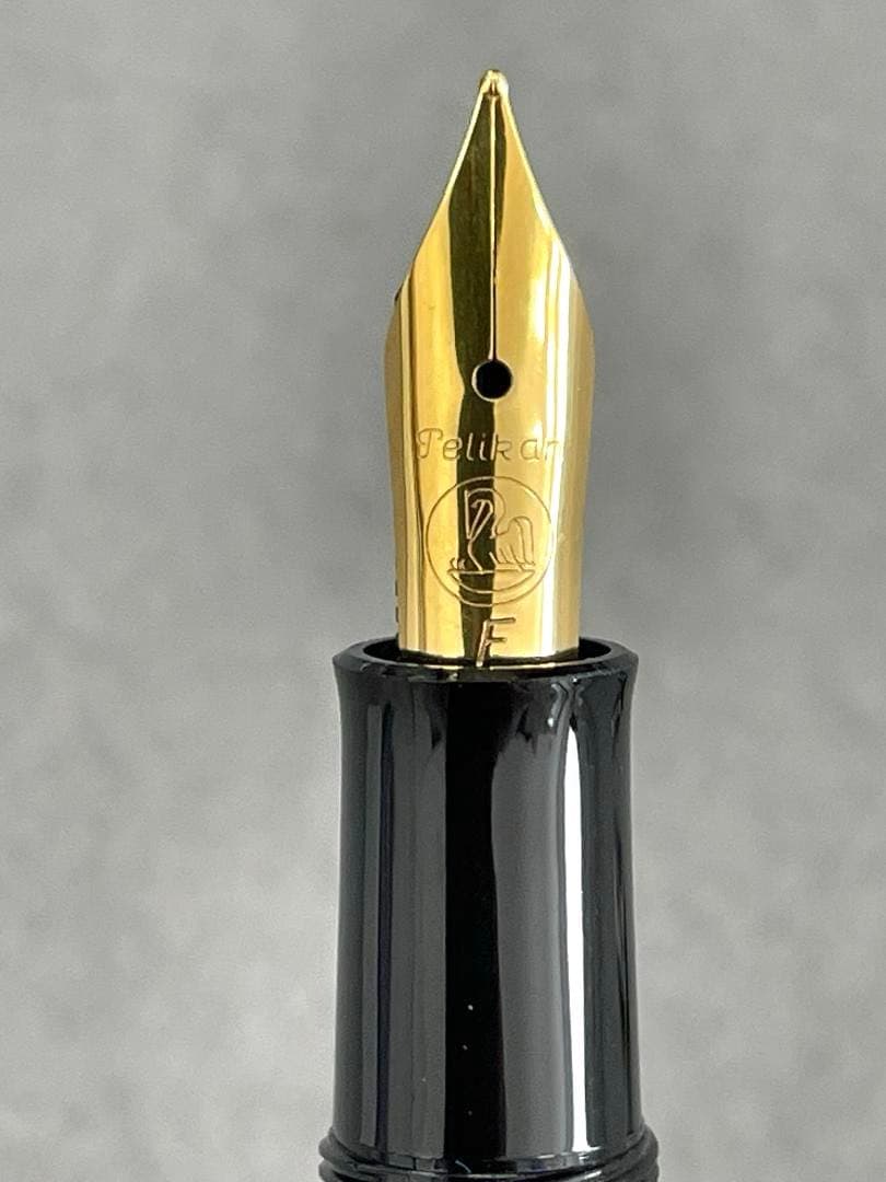 【未使用】 Pelikan ペリカン 万年筆 M200 ブラック　雛二羽