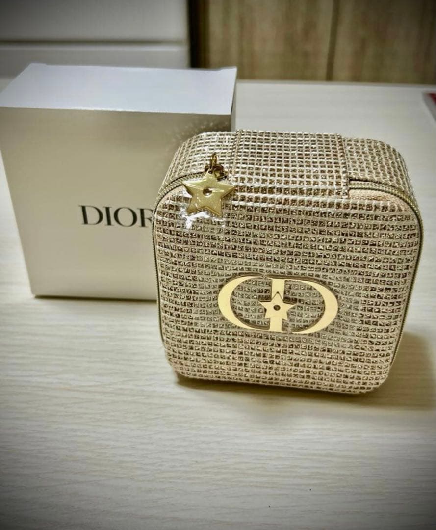 Dior ディオールホリデー2025ノベルティ未使用ジュエリーケース＋ポーチ