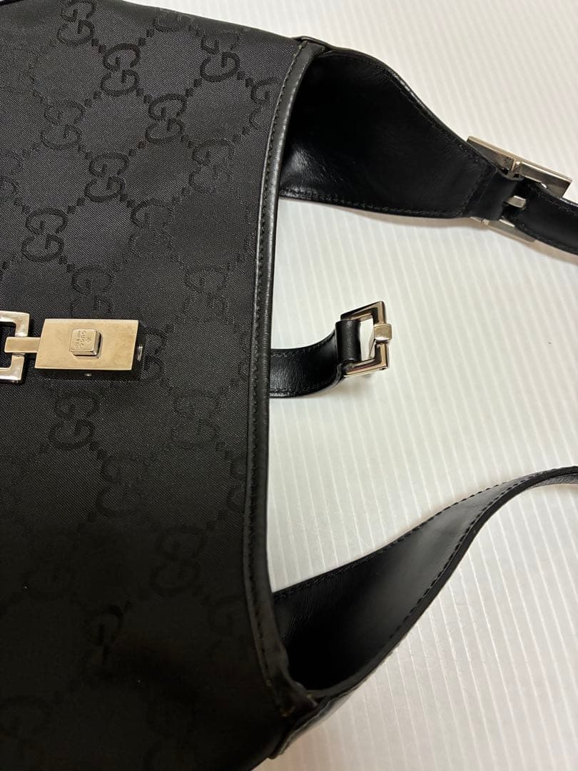 P*e様 グッチ ジャッキー レザー ワンショルダー バッグ 金具 GG 黒 ブ
