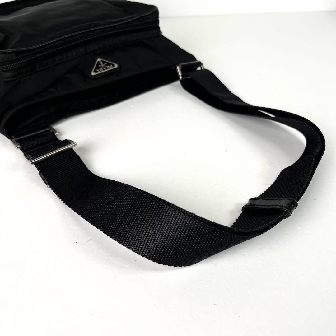 近年モデル PRADA プラダ ショルダーバッグ ナイロン レザー ブラック