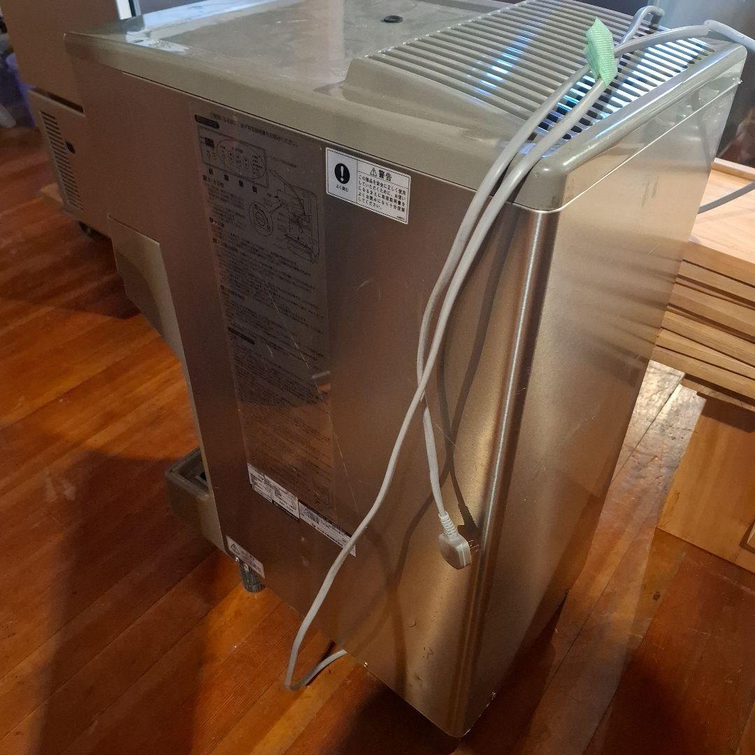 (引き取り限定)ホシザキ 自動製氷機 DCM-115G問題なく使えます。