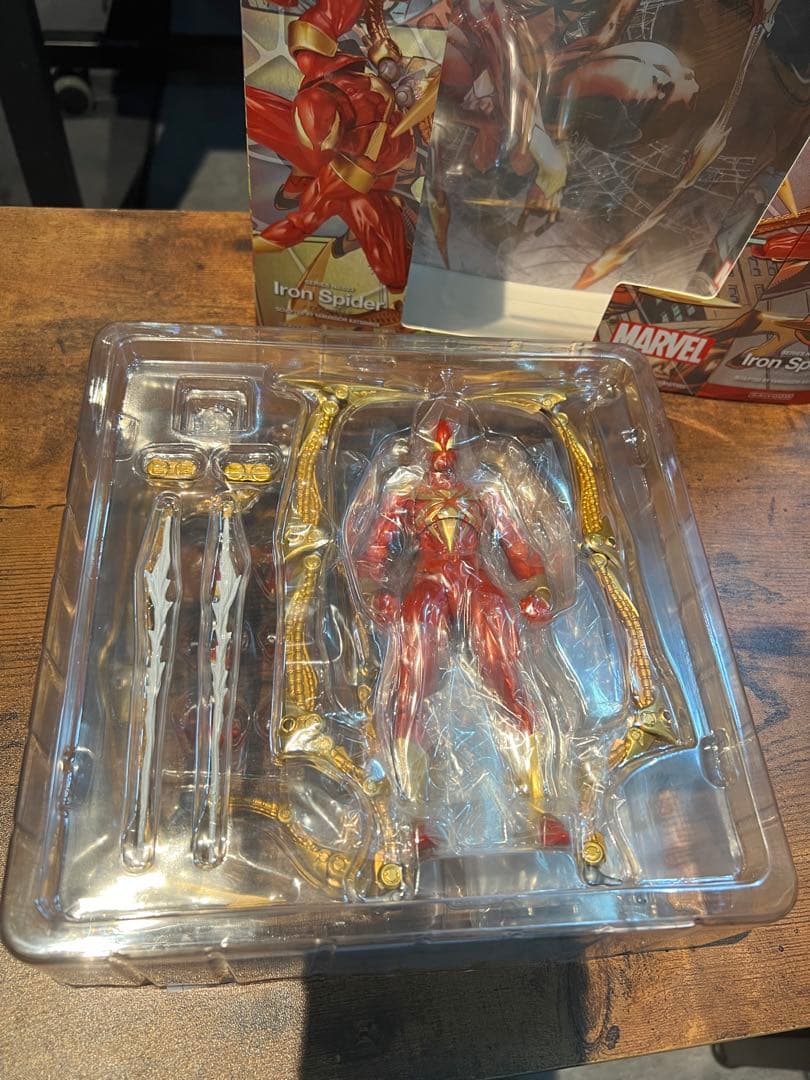 リボルテック　アイアンスパイダー　Revoltech Iron Spider