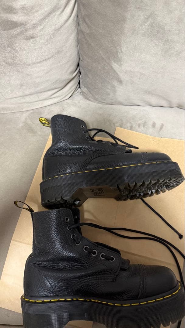 ドクターマーチン　厚底チャックタイプ