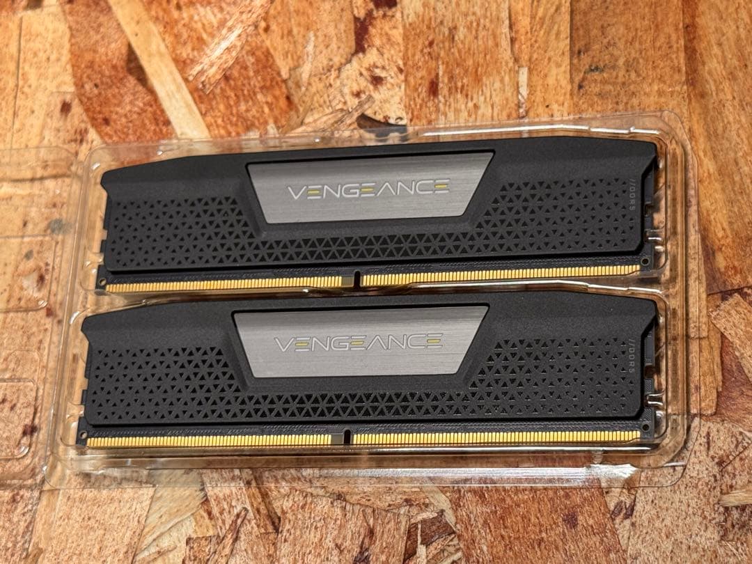 メモリー CORSAIR VENGENCE DDR5 32GB 6000MHz