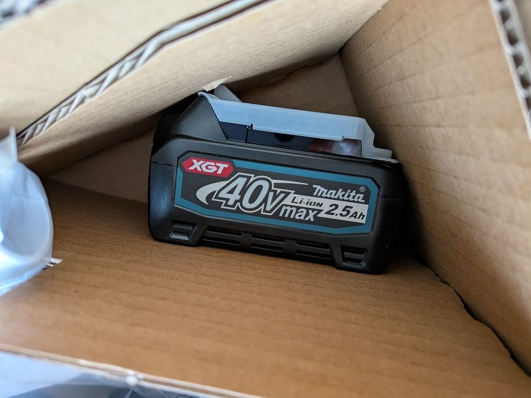 【未使用】マキタ(makita)充電式クリーナー CL003GRDW バッテリ付