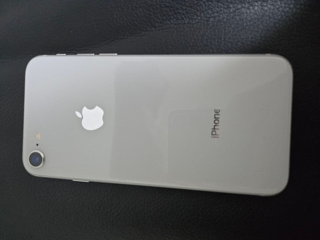 iPhone 8 64GB シルバー 本体のみ