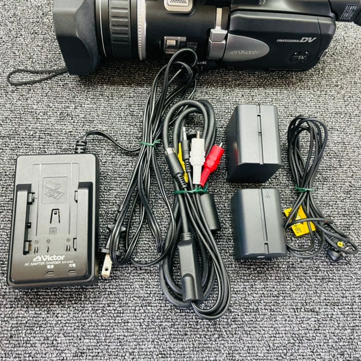 【ユヌ】Victor ビデオカメラ　JY-HD10 デジタルハイビジョン