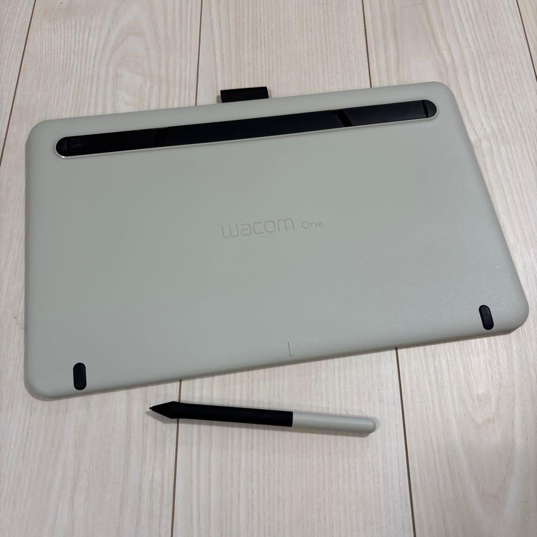 Wacom One 液晶ペンタブレット 本体 ペン付き