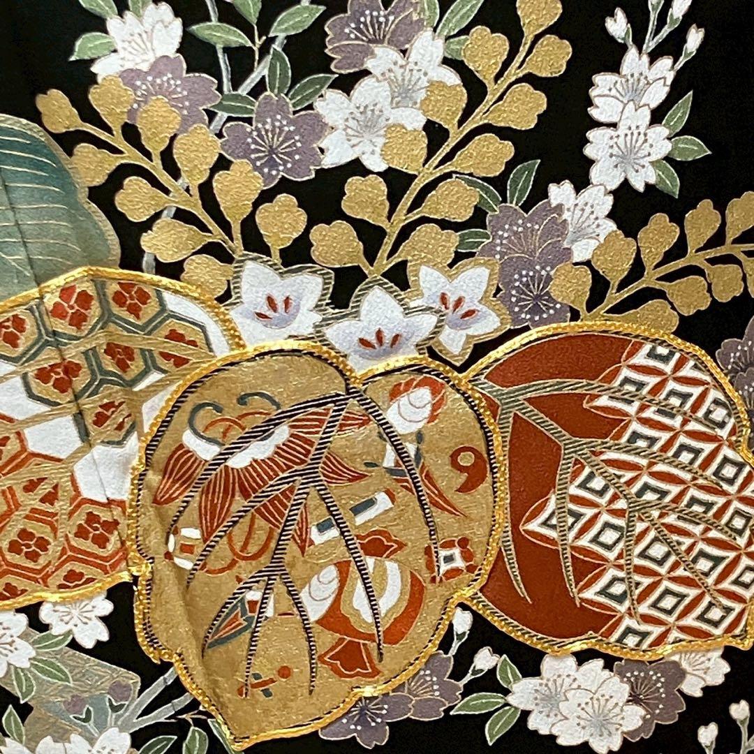 ［6455］黒留袖 美品 駒刺繍 金彩 比翼付 五つ紋 左三ツ巴 正絹 着物 袷