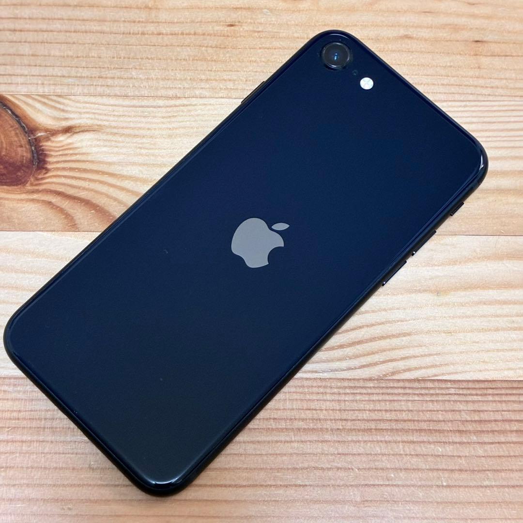 エ*ツ様 バッテリー新品　iPhoneSE第3世代64GB SIMフリー　美品