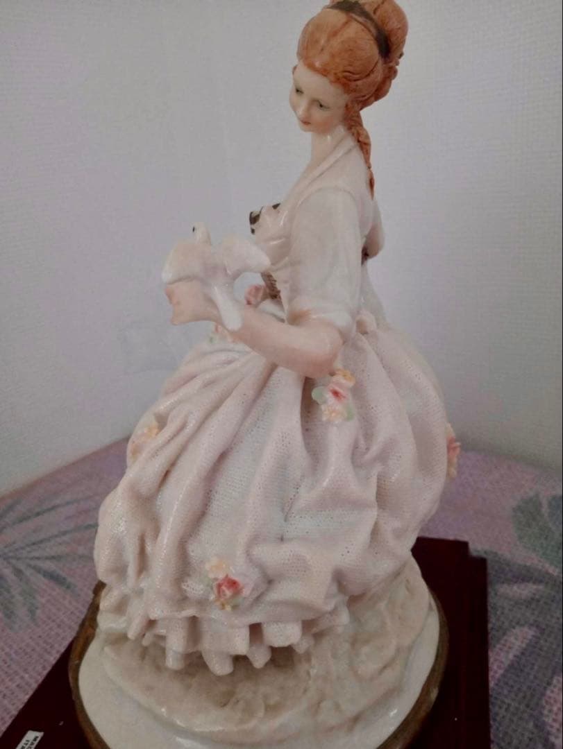 カポディモンテ　レース人形　フィギュリン　陶器　人形