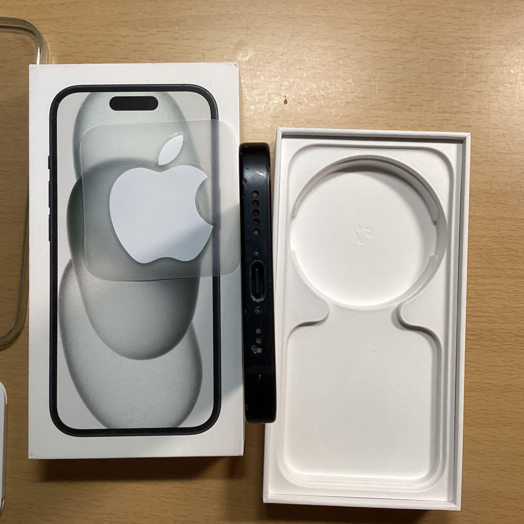 iPhone 15ブラック ケース付き