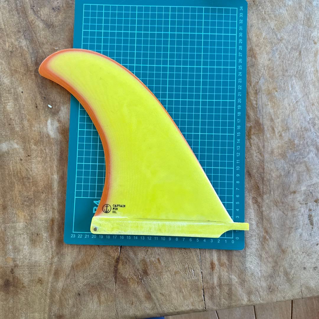 CAPTAIN FIN サーフボードフィン イエロー/オレンジ
