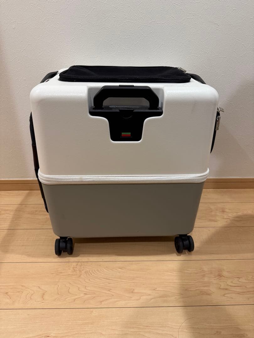 極美品 PETiCO ペチコ M iCO ペットキャリー 犬 猫 ストッパー付