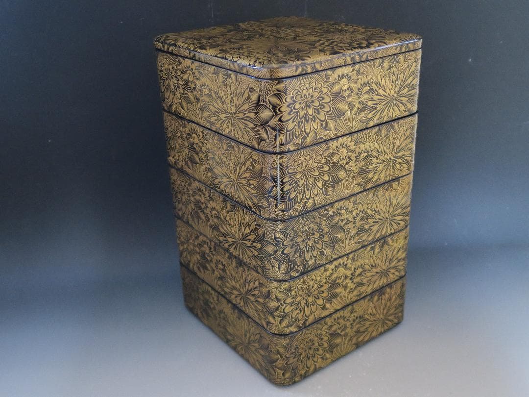 【輪島塗】極上総菊詰沈金 五段重箱 内朱塗 隅丸 蓋横菊彫 天然木 共箱