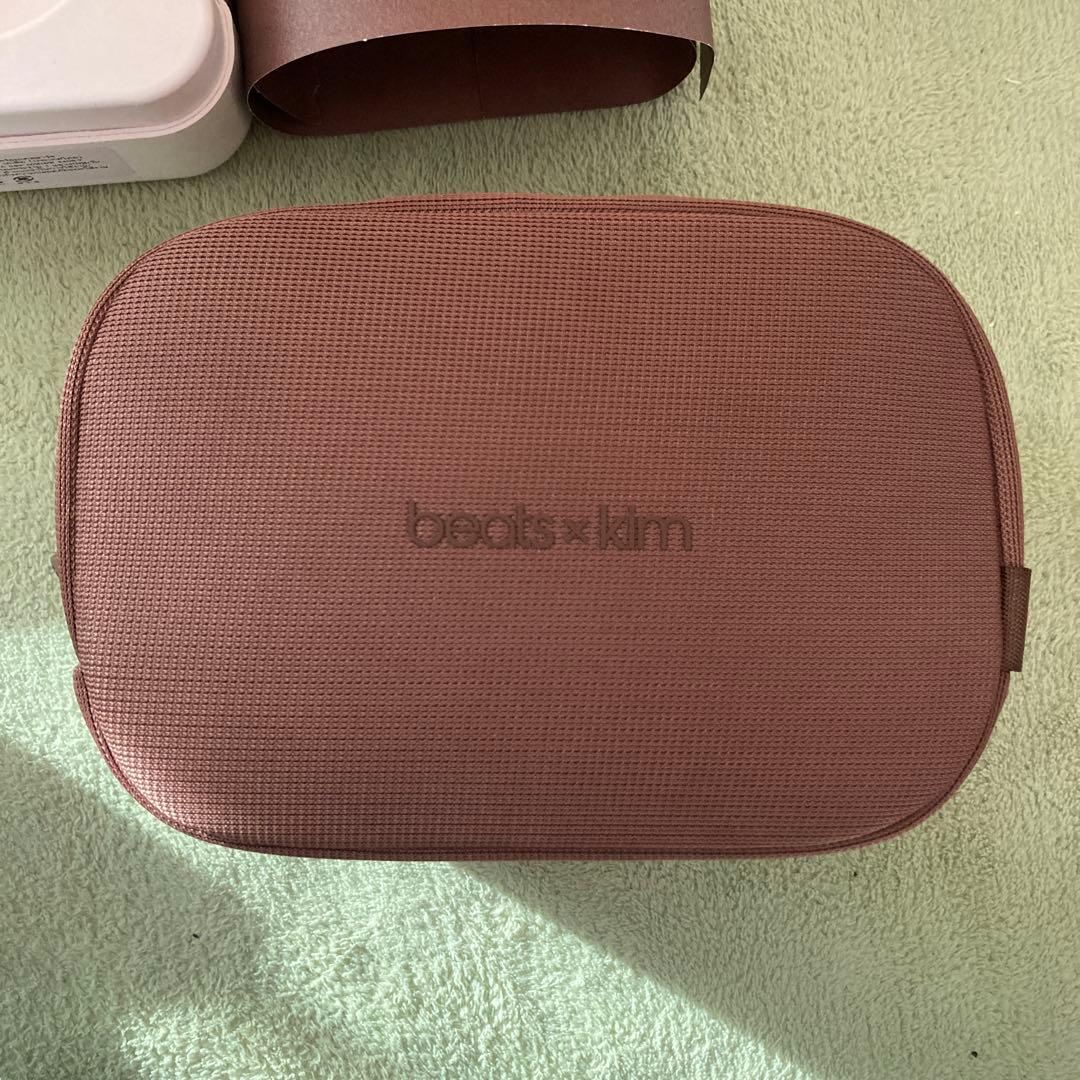 美品　Beats Studio Pro kim コラボ　アース（ブラウン）