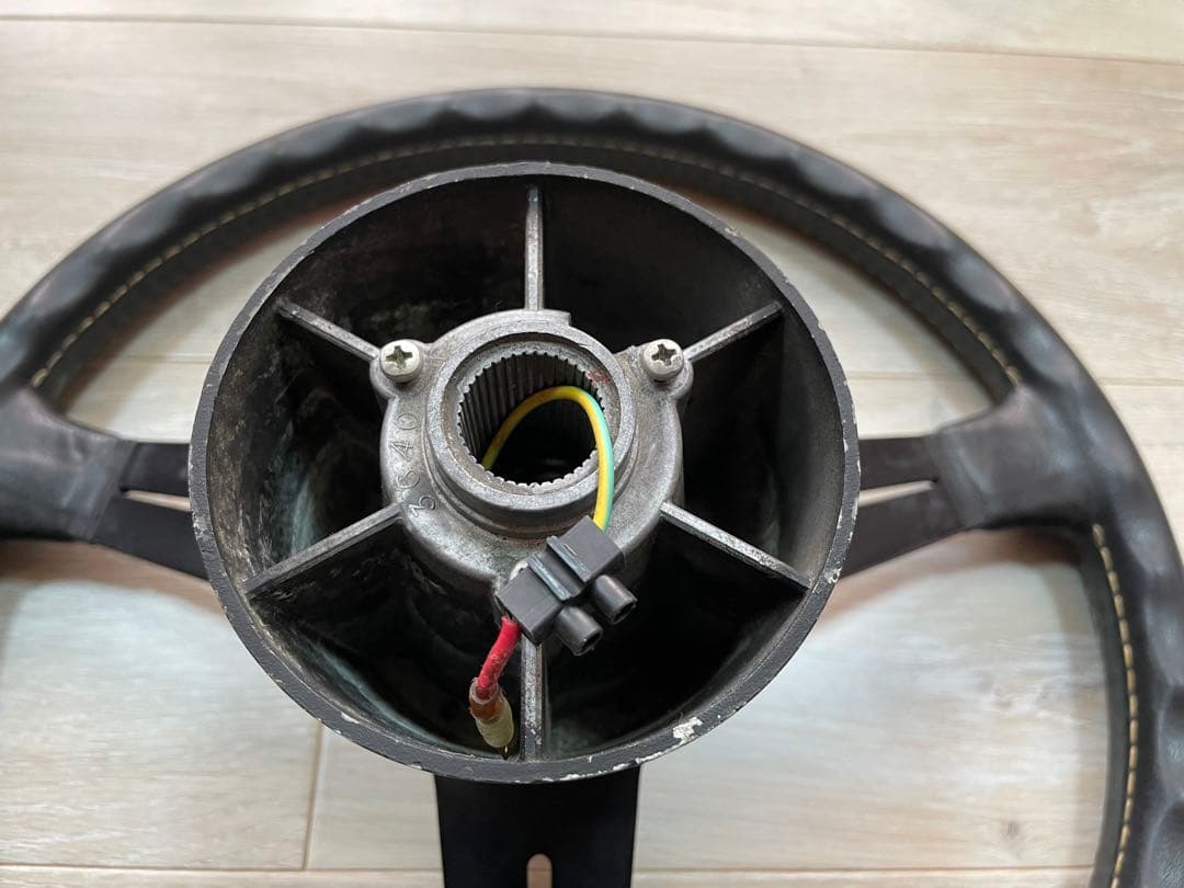 NARDI ナルディ　3スポーク レザー ステアリングホイール T-02ボス付き