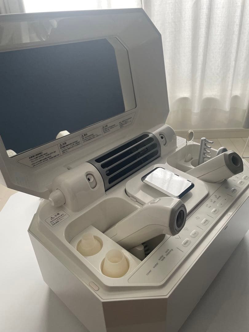 saqina ルルシェ/美顔器 ホワイト 多機能美容機器