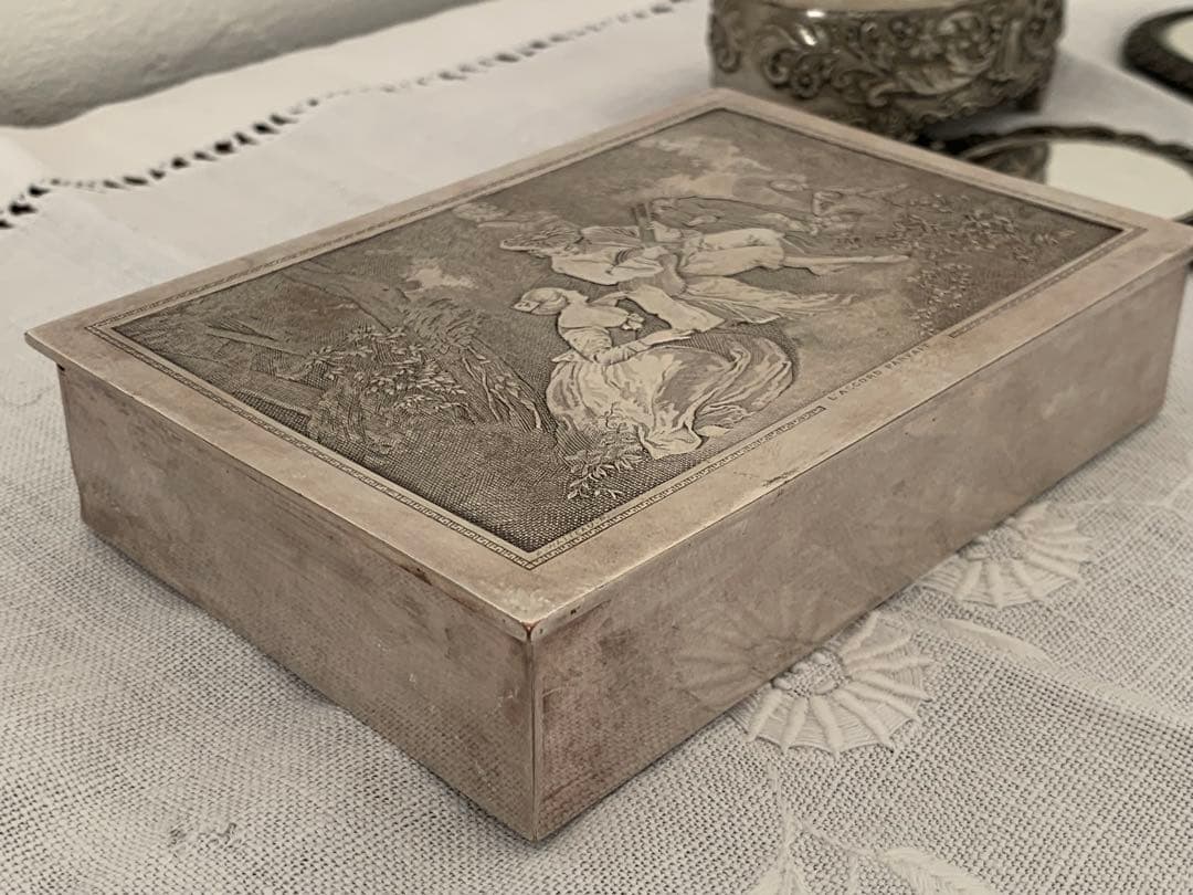 フランス　蚤の市　小物入れ　金属製　ブロカント